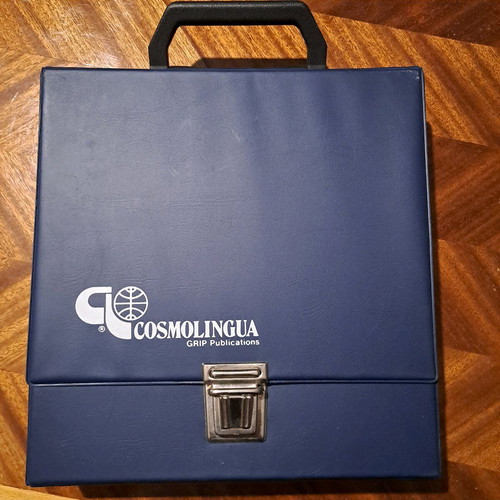 Cosmolingua Italian case like new with book and 12 cassettes