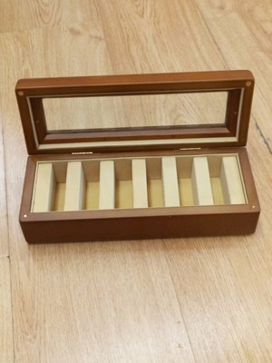 Wooden watch case for 6 watches like new, luxury box