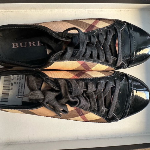 Burberry shoes size 37 like new, black