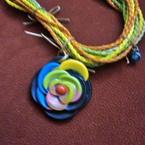 Choker boho handmade, like new, leather straps, waterproof clay