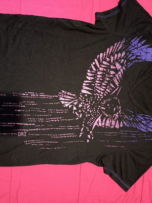 T-shirt Med black with V-neck, almost like new, size M