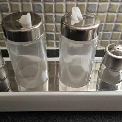 Oil and vinegar set with salt and pepper like new, glass base