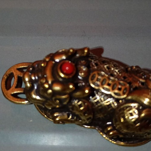 Pixiu figurine new with filigree coin base, 35 mm