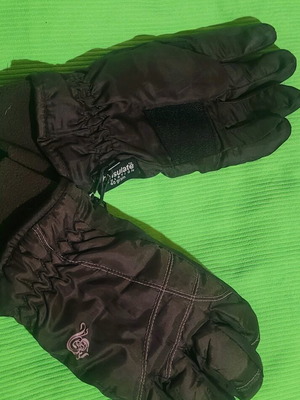 Winter sports gloves like new, tobacco color