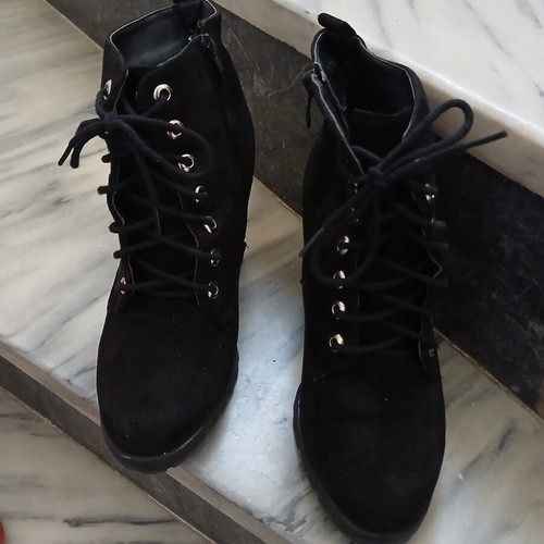Black ankle boots with zipper and laces, size 40, 8 cm heel