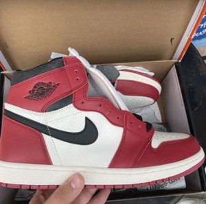 Nike air Jordan 1 mid lost and found Chicago