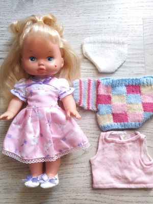 Mattel Lil Miss Makeup doll from 1986 like new with extra clothes