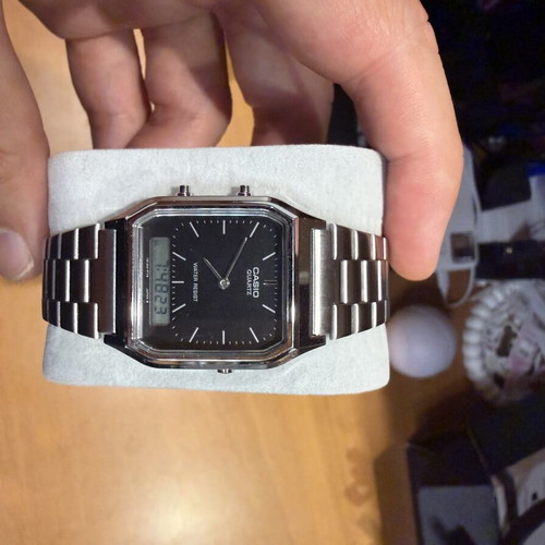 Casio vintage watch like new, black unisex