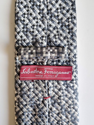 Salvatore Ferragamo tie like new, 100% silk jacquard knit