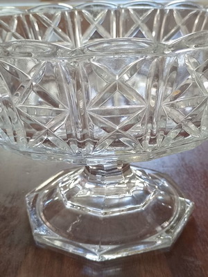 Vintage crystal fruit bowl with pedestal