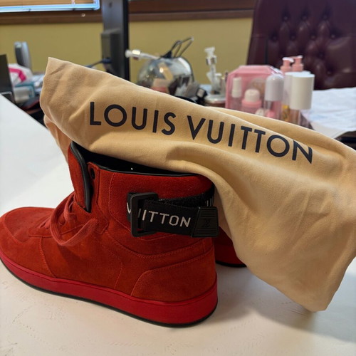 Louis Vuitton sneakers new, size 43, red
