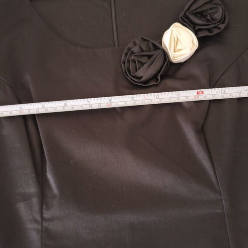 Batida midi dress black and white with fabric roses, size L