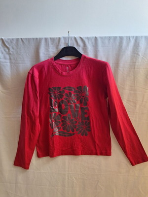 Gap Kids long sleeve red top with shiny LOVE floral print, size 12-13