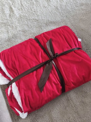Fleece blanket like new, very warm, ideal for gift