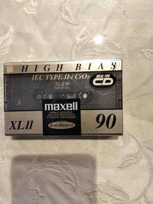 Maxell chrome cassette 90 new sealed