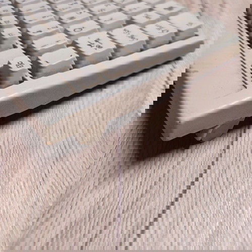 Vintage - Retro λευκό πληκτρολόγιο για Windows