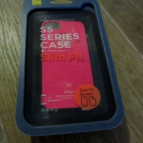 iPhone 5 Elago case and screen protector new