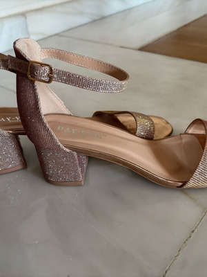 Сандали Tsakiris Mallas като нови, номер 39, розови и златисти