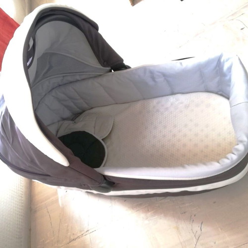 Iglesina Trilogy stroller and port bebe like new, white-grey