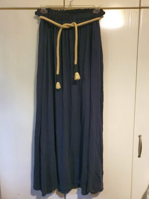 Maxi skirt dark blue with elastic waist and pockets, like new
