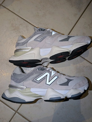 New Balance 9060 αθλητικά καινούρια, μέγεθος 43, γκρι