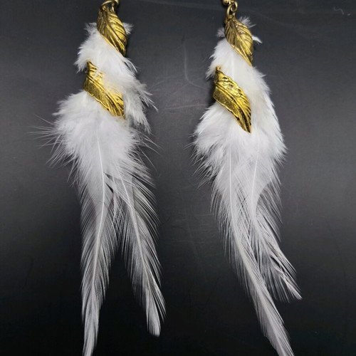 Earrings with white feather new, gold details