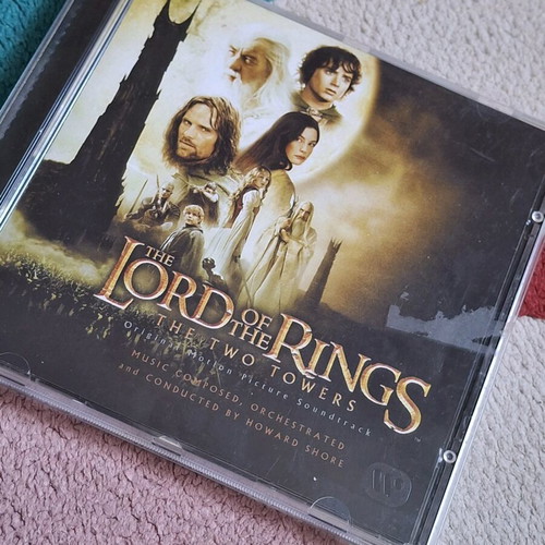 The Lord of the Rings: The Two Towers CD like new, original soundtrack