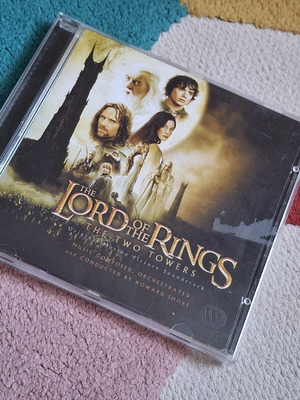 The Lord of the Rings: The Two Towers CD like new, original soundtrack