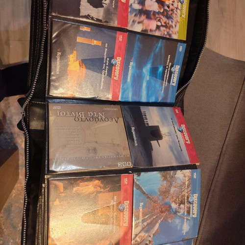 Documentary VCDs used, pack of 200 with case for 160