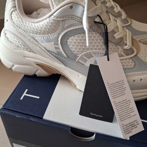 Tommy Jean women's athletic shoes new, size 39, white and gray