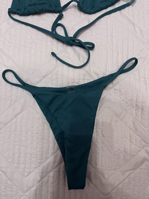 Shein swimwear like new, cypress green, size S
