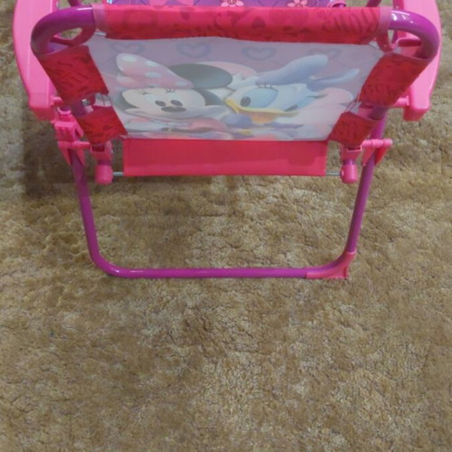 Minnie Daisy Folding Children's Chair like new