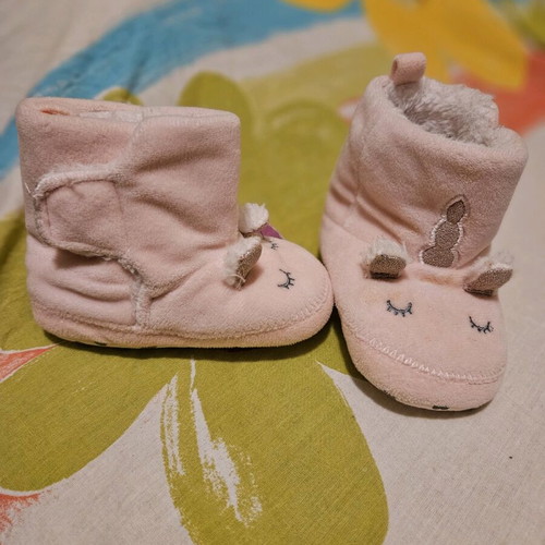 Fur baby boots used size 19-20 pink for girls