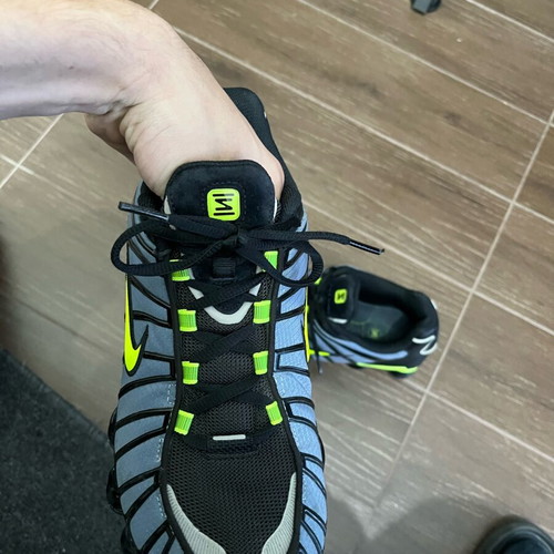 Nike Shox TL like new, Thunderstorm Volt-Black color, size 44.5