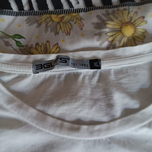 Three Guys T-shirt white, like new, size Medium