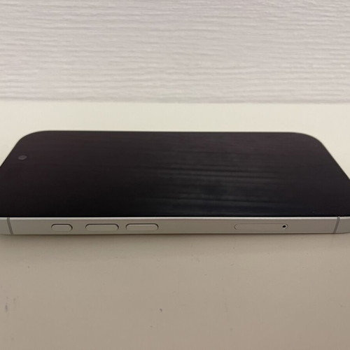 Apple iPhone 17 white 256GB with cracked screen