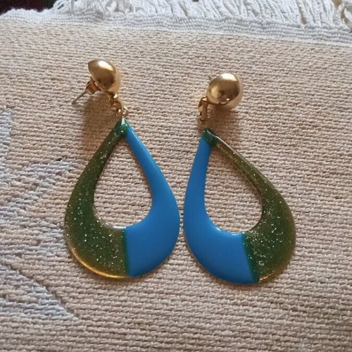 Turquoise and green dangling earrings like new