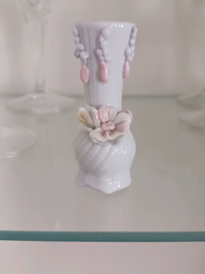 Miniature porcelain decorative jar like new