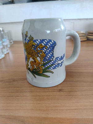 Ceramic beer mug 500 ml with Bavaria symbol design like new