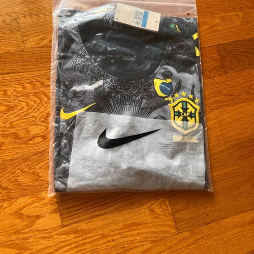 Nike Brazil Jersey Cristo Redentor Edition new with tag