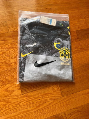 Nike Brazil Jersey Cristo Redentor Edition new with tag