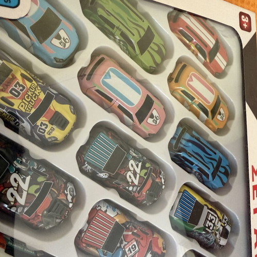 Toy car set, 30 pieces, 1:64 scale, assorted colors and racing designs