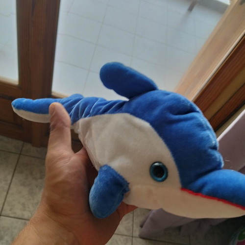 Plush dolphin like new