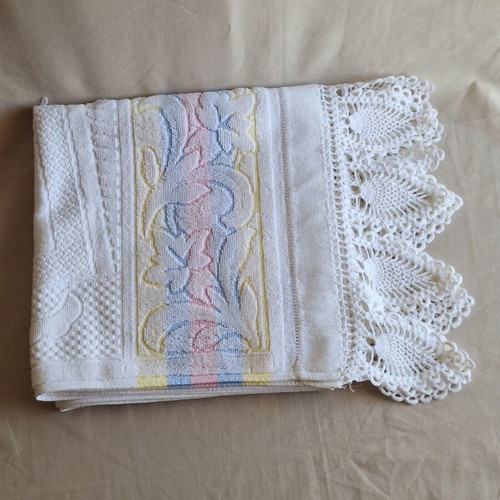 Vintage cotton bath face towel with handmade crochet lace border Indanthren