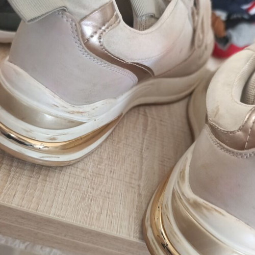 Seven women's shoes size 40 used with visible marks