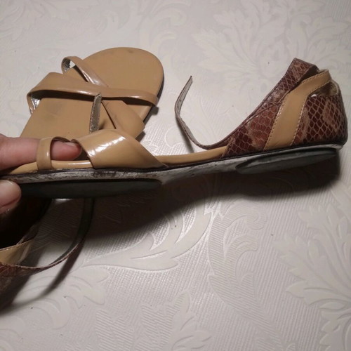 Low sandals used, leather and patent leather, size 37, beige