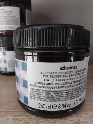 Davines Alchemic Creative Conditioner turquoise