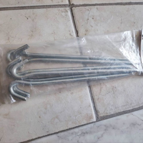 Terra 2-person tent like new with peg set