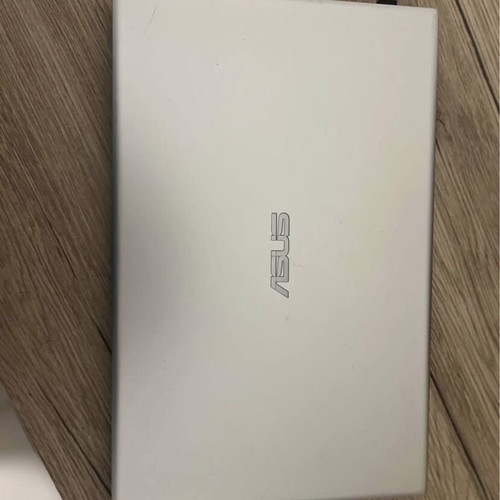 ASUS VivoBook 15 - Ryzen 5 / 8GB RAM / 512GB SSD — Excellent Condition!