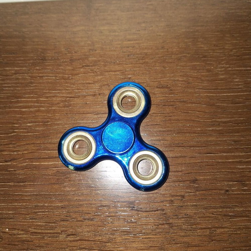 Magnetic spinner like new with 2 fidget spinners and fidget bubble pop